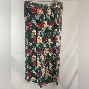 Loft pull on floral pants. Fabulous floral with flowy pant legs and pockets!